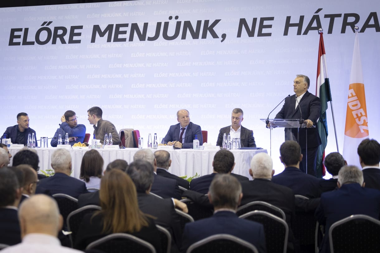 24,5 millió forintba került a Fidesz kihelyezett frakcióülése