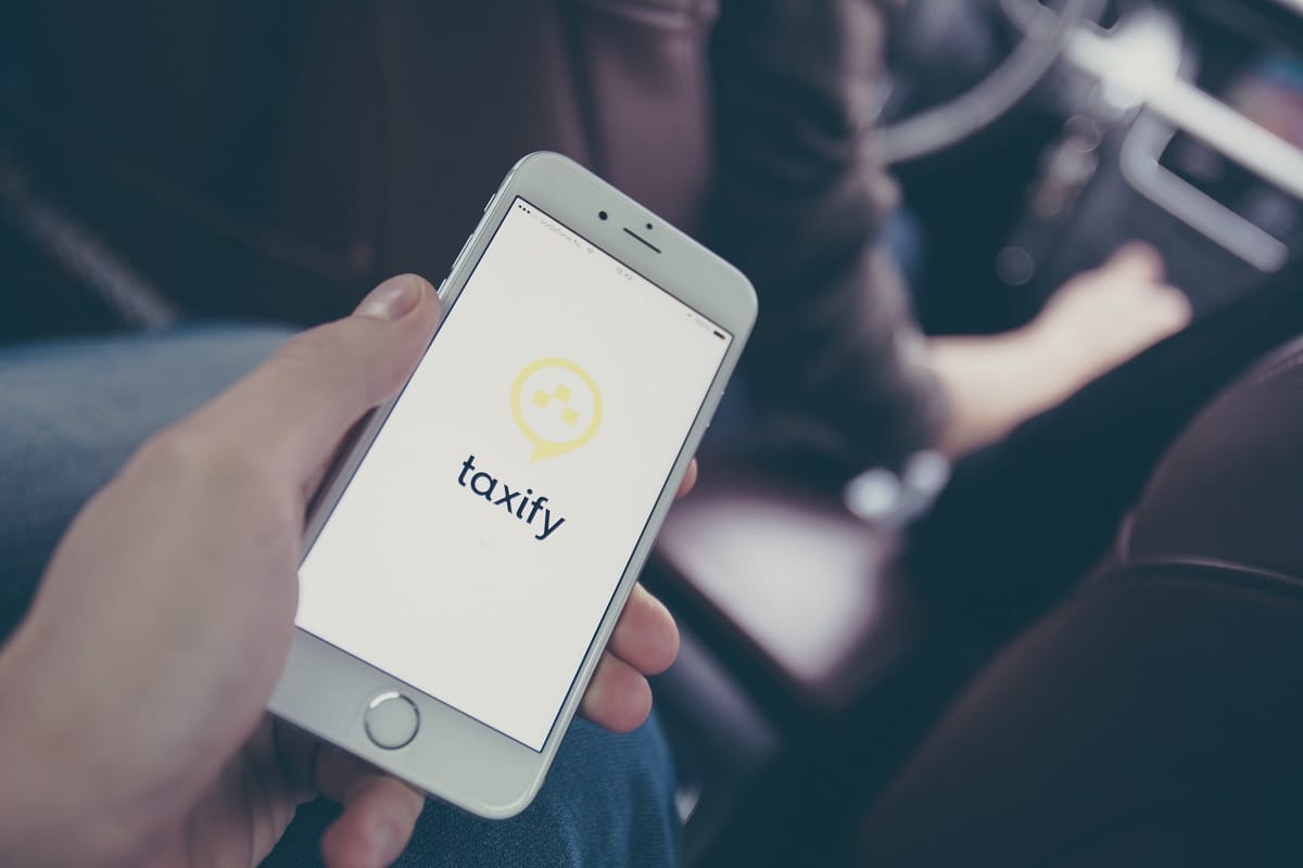 Holnaptól rendelhető az Uber helyére pályázó Taxify