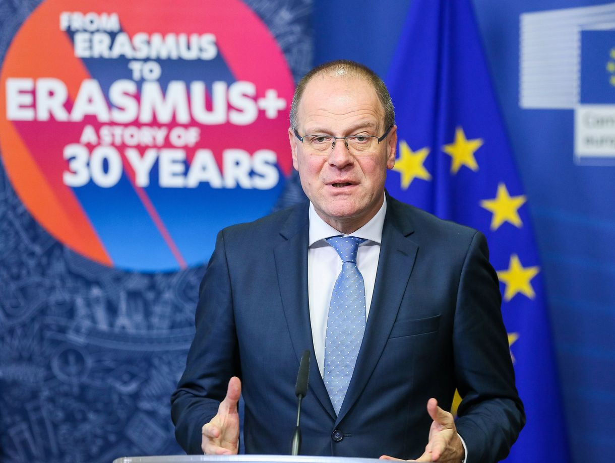 Alkut köthet a kormány Erasmus-ügyben, közel a megállapodás