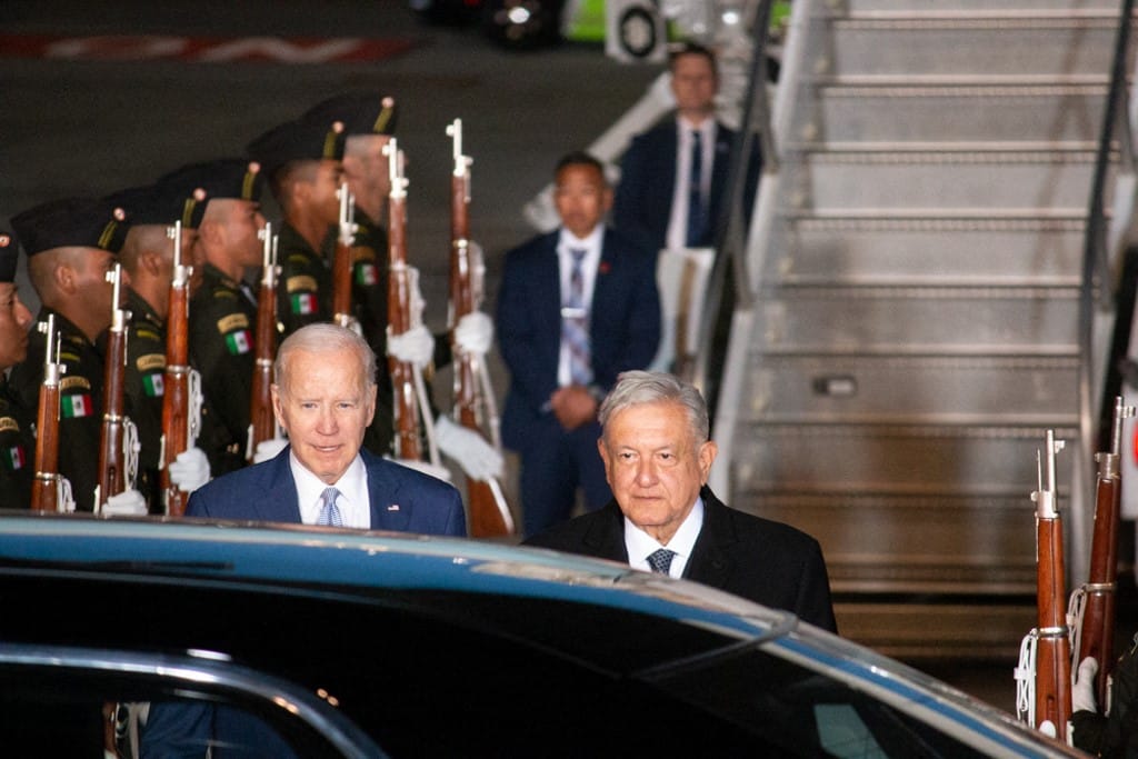 Joe Biden először érkezett meg elnökként Mexikóba 