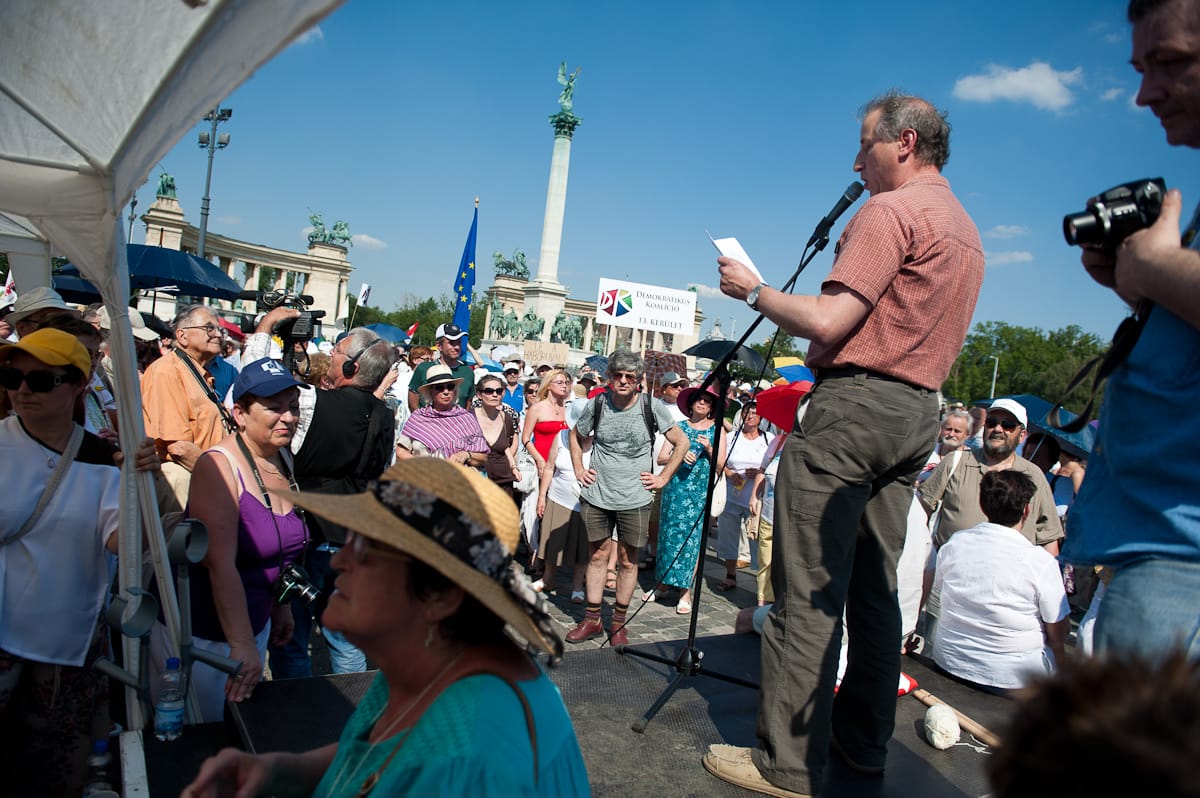 Antifasiszta tüntetés a Hősök terén