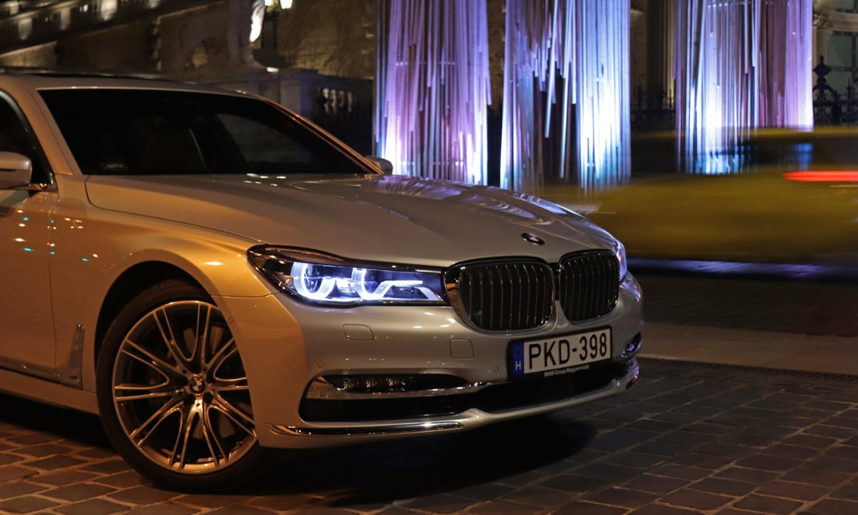 Fotókon az új 7-es BMW, amely visszavághat az A8-as Audinak