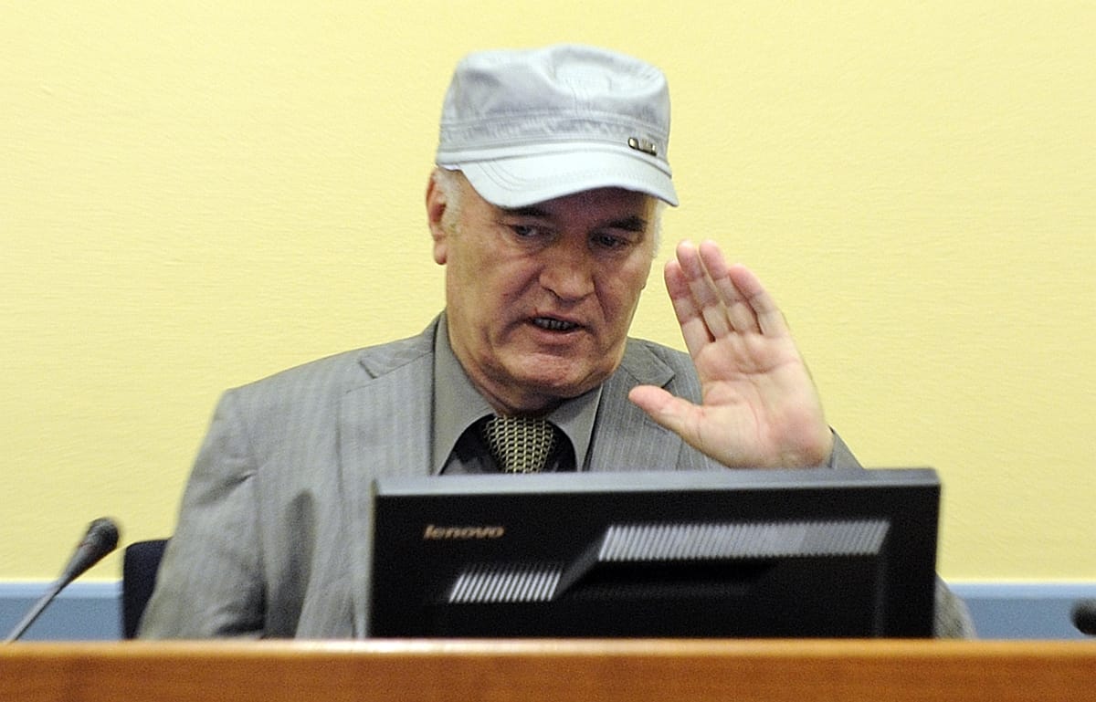 Mladics megjelent a hágai törvényszék előtt