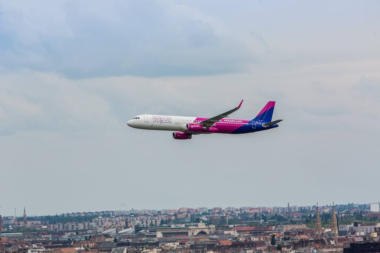 Bombafenyegetés miatt kényszerleszállást hajtott végre egy Wizz Air-gép Bukarestben