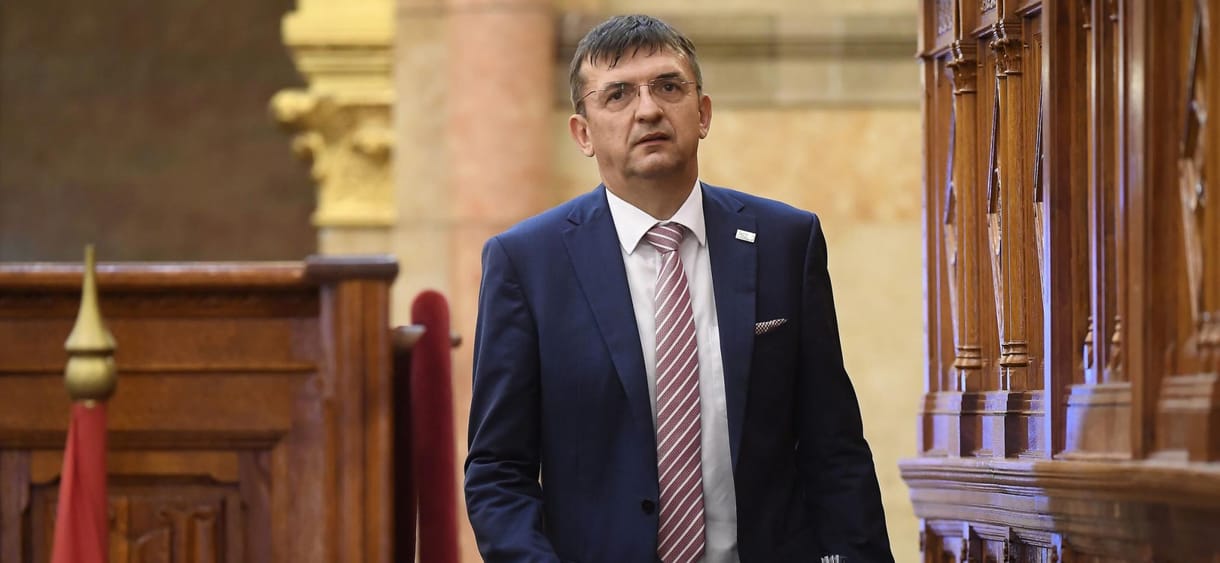 Az ÁSZ Brüsszel körmére nézett, és megvédi a magyarokat a vacak jelentésektől