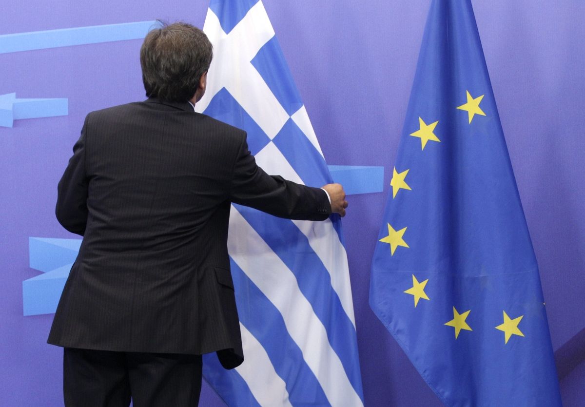 Soros száműzné az EU-ból Görögországot és Portugáliát