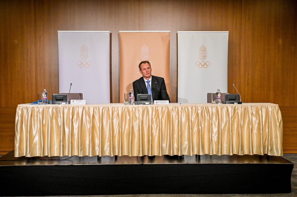 Melyik fideszes tyúkszemére taposott, hogy megbuktatták a Magyar Olimpiai Bizottság elnökét?