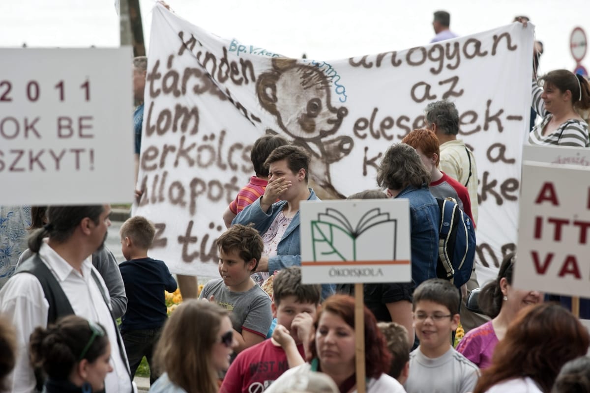 Pedagógusnapon demonstrálnak a szakszervezetek