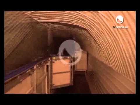 Videó: edzés közben összeomlott egy szlovák hokipálya
