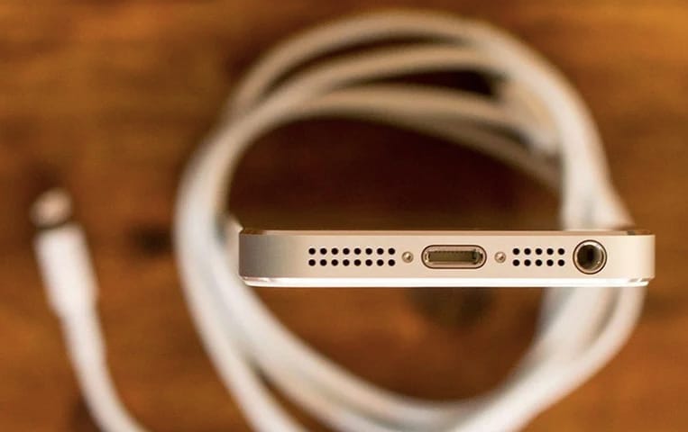 Jövőre jöhet az első iPhone, amiben már USB-C csatlakozó lesz