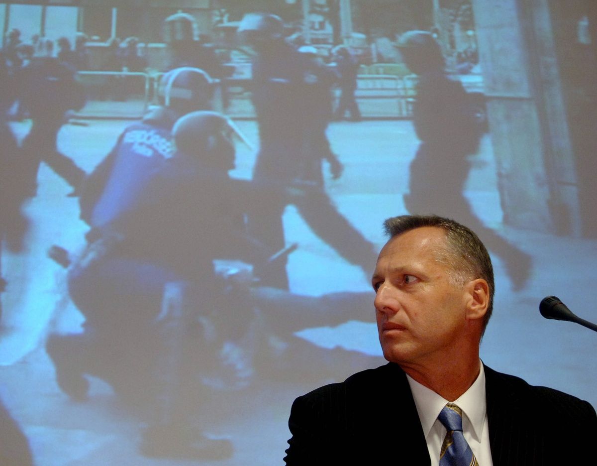Elrabolták az ufók a kormány kedvenc terrorszakértőjét, de már visszahozták