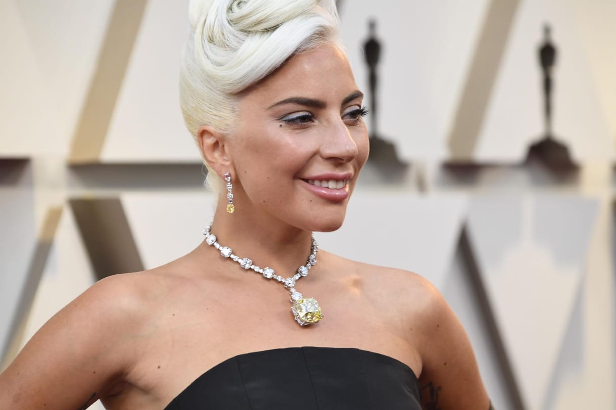Rálőttek Lady Gaga kutyasétáltatójára, a kutyákat elrabolták