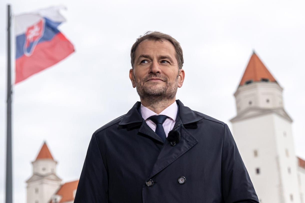 Szeretettel Pozsonyból: Az egók kormánya a saját sírját ássa, visszatérőben Robert Fico 