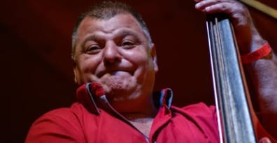 Váratlanul meghalt a Parno Graszt zenekar tagja
