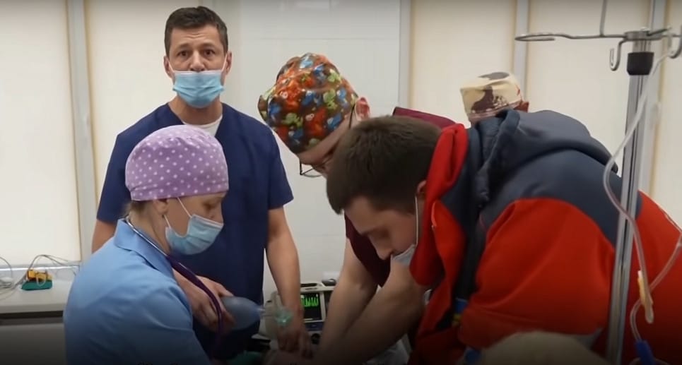 „Ezt mutassátok meg Putyinnak!” – mondta az orvos a haldokló kislány felett