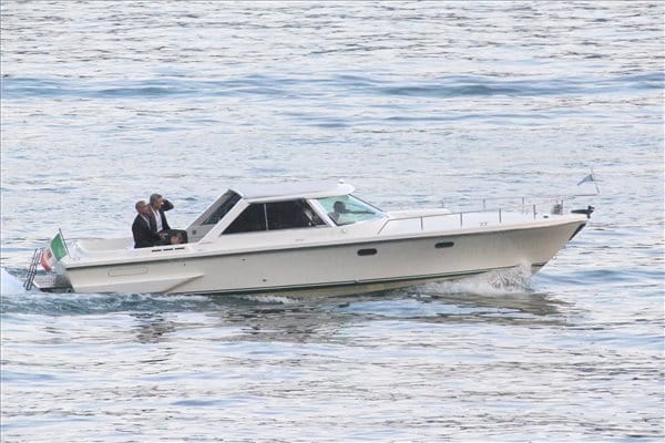 És azt a viccet ismeri, hogy George Clooney és Barack Obama ül egy motorcsónakban?