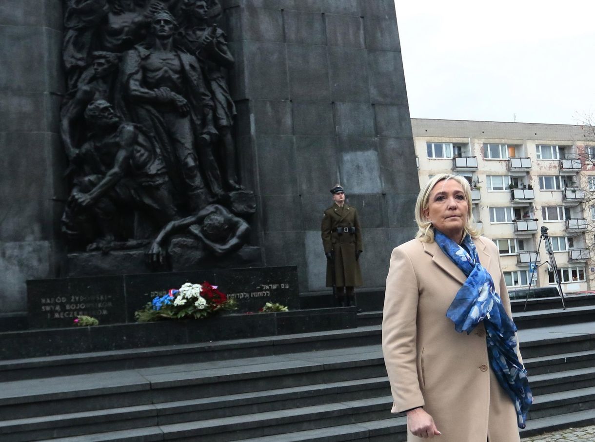 Fontos gesztust tett Varsóban Marine Le Pen