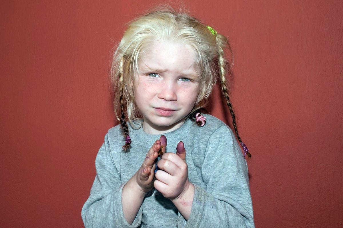 Hivatalos: megtalálták a rejtélyes szőke kislány anyját
