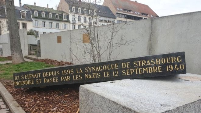 Zsidó emlékhelyet romboltak le Strasbourgban