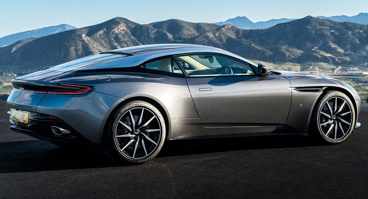 Lenyűgöző: így néz ki a 600 lóerős Aston Martin DB11 motorja, atomjaira szedve