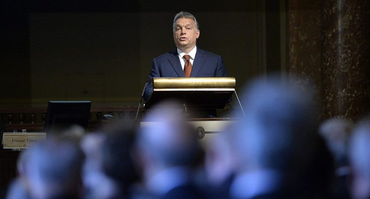 Újabb 366 nap a nagy magyar politikai operettszínpadon