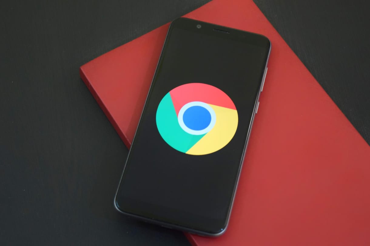 Hasznos funkció kerülhet az androidos Chrome böngészőbe, segít spórolni a mobilnettel