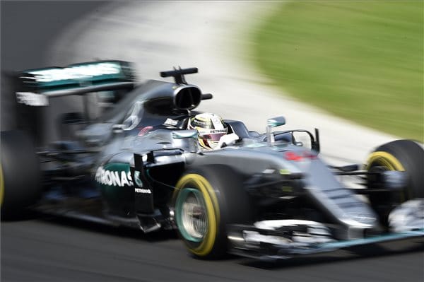 Hamilton nyerte a világbajnoki döntő első szabadedzését Abu-Dzabiban