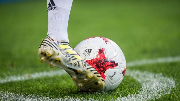 Tízéves eltiltást kapott a FIFA korábbi főtitkár-helyettese