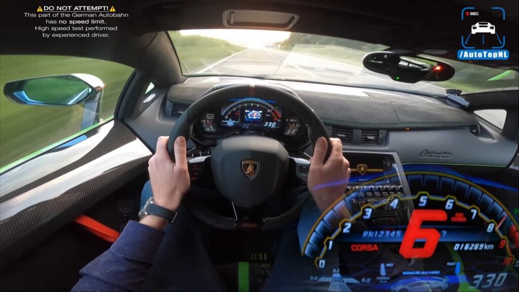 Ilyen, amikor a legsportosabb Lamborghini teljes sebességgel robog az Autobahnon
