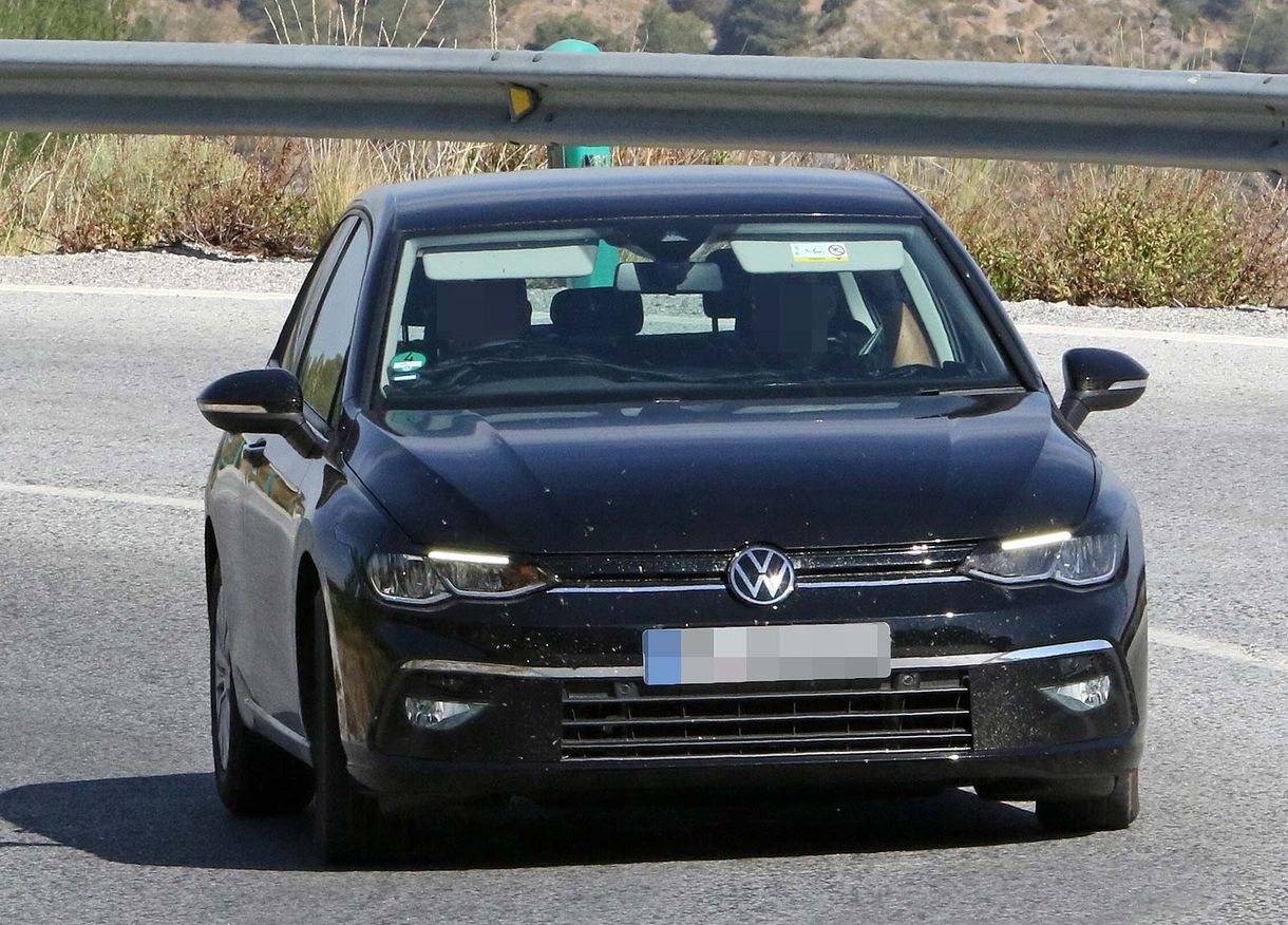 Dupla csúszás után, két hét múlva itt a Volkswagen Golf 8