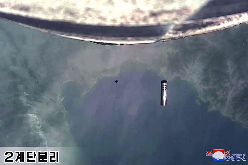 Észak-Korea ismét kilőtt két rakétát Japán felé