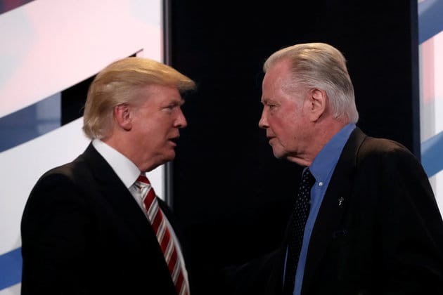 Donald Trump kitüntette egyik kedvenc színészét, Jon Voightot