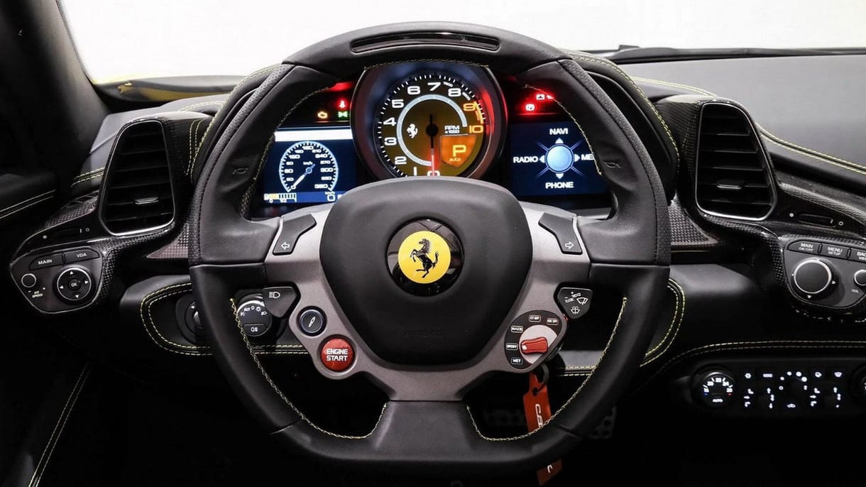 Beismerte a Ferrari – gyárilag ment az óratekerés a használt autóinál