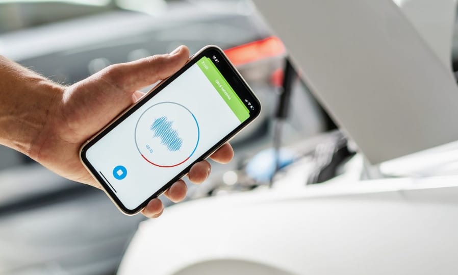 A Skoda okostelefonos alkalmazása hang alapján keresi az autó hibáit