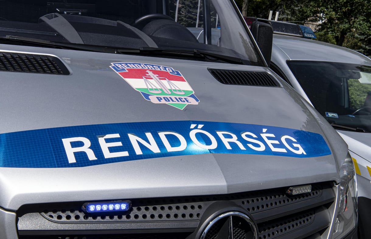 Négy autó ütközött az M7-es autópályán, kilométeres a sor a Balaton felé