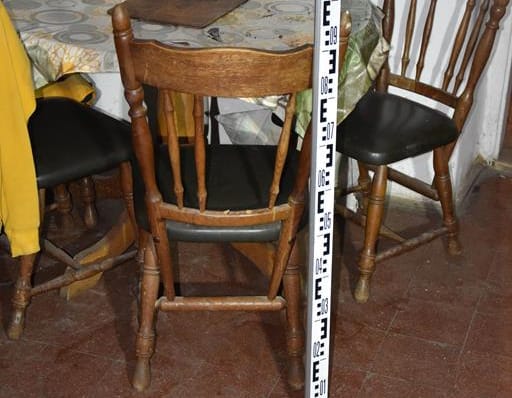 Székkel verte fejbe egy férfi úgy a féltestvérét, hogy az majdnem belehalt