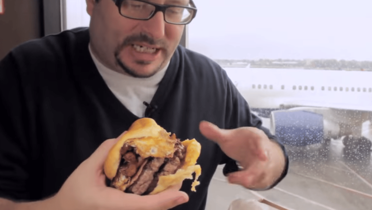 Elhunyt a csodás hamburgerekről áradozó étteremkritikus