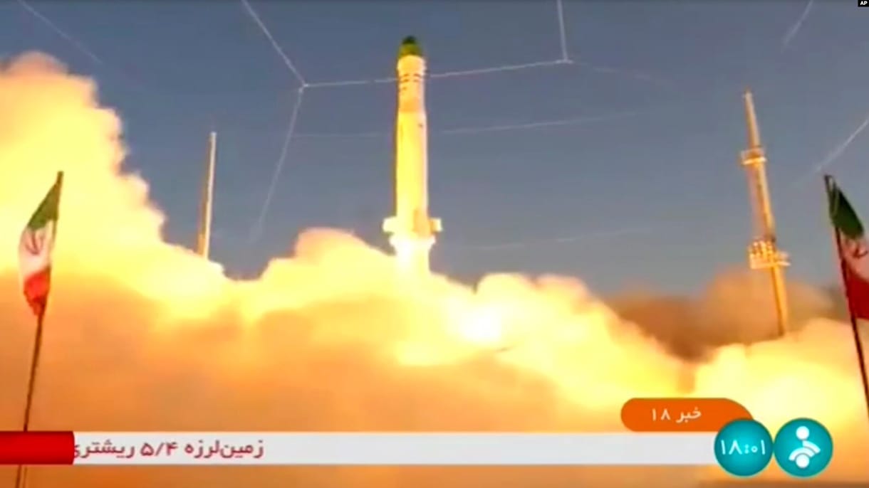 Irán felküldött egy 25 méter hosszú rakétát, Washingtonban fogják a fejüket