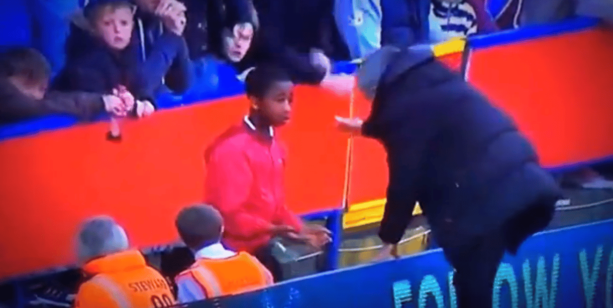 Mourinho a labdaszedőnek: valaki egyszer pofánvág ezért