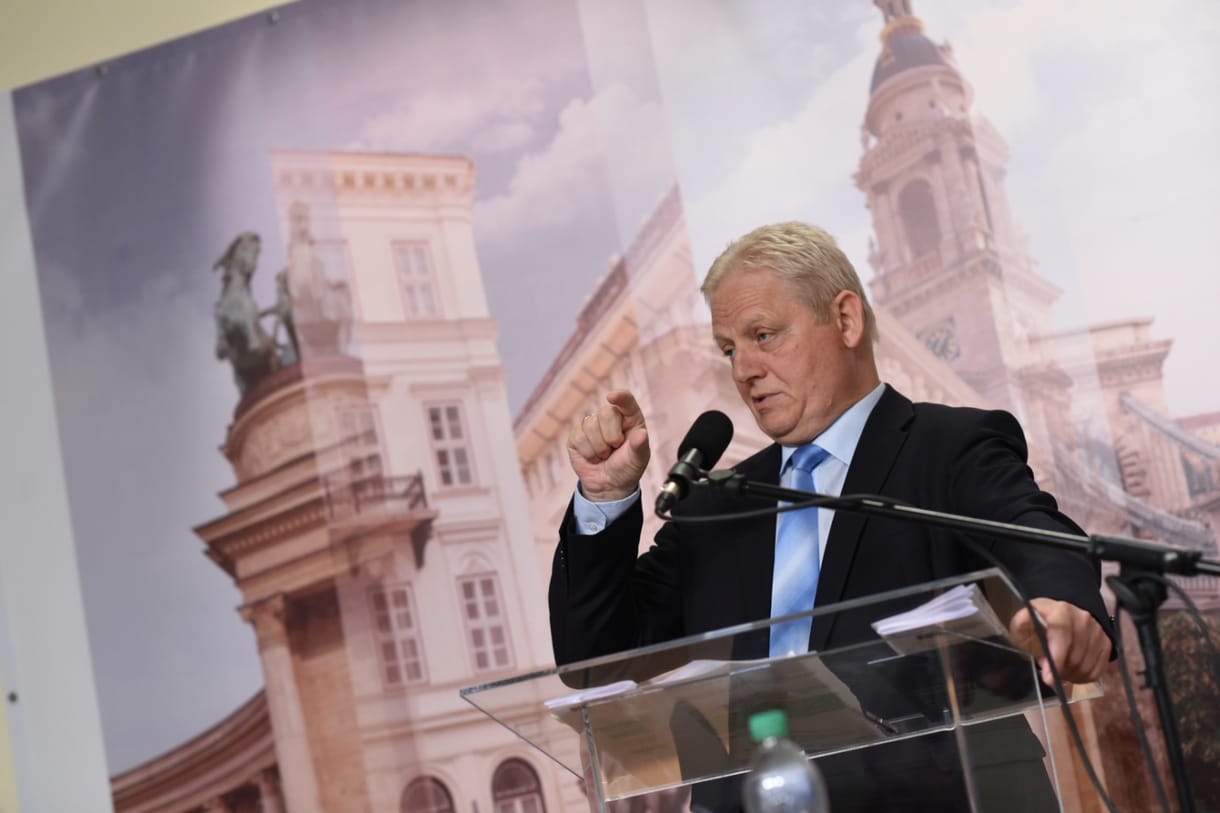 Fél évet is csúszhat a metrófelújítás