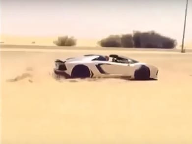 Rendben, hogy az Aventador összkerékhajtású, de talán mégse homokfutó - videó
