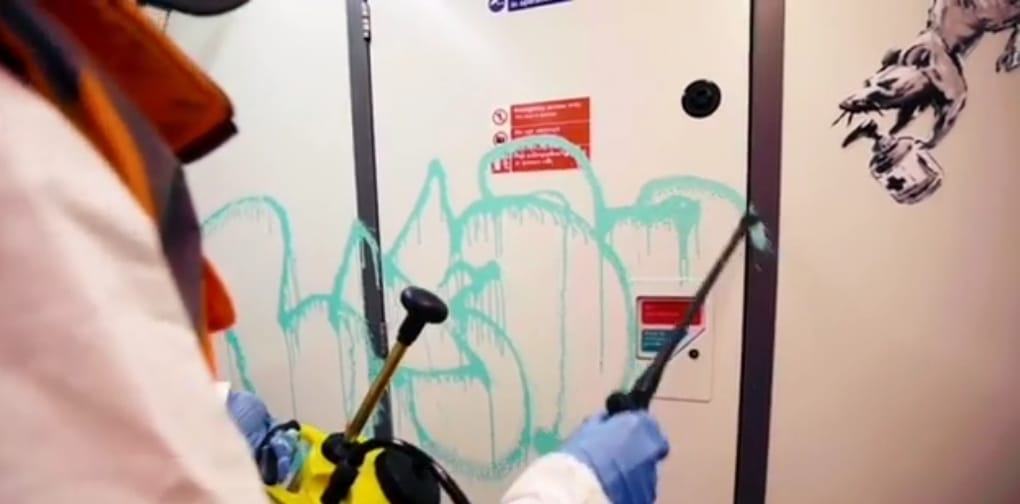 Banksy patkányokat hagyott a londoni metróban