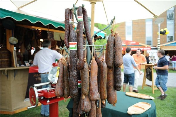 Mangalica töpörtyűvel töltött csokoládé - fotók