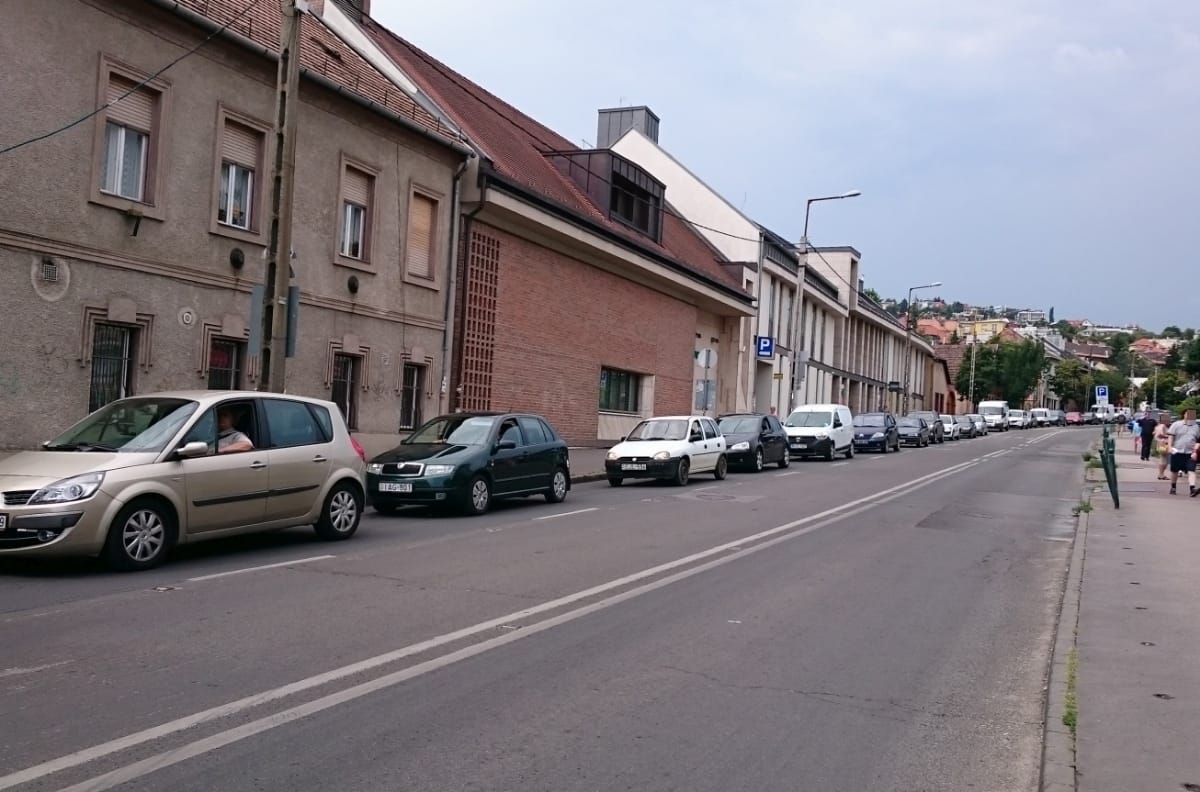 Beépül egy 5000 nm-es foghíjtelek, irodaház épül a Kolosy térnél
