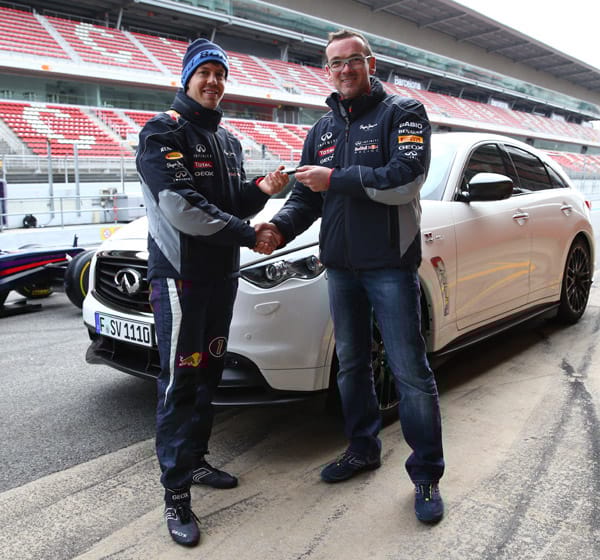 Vettel megkapta azt a kocsit, amit ő 