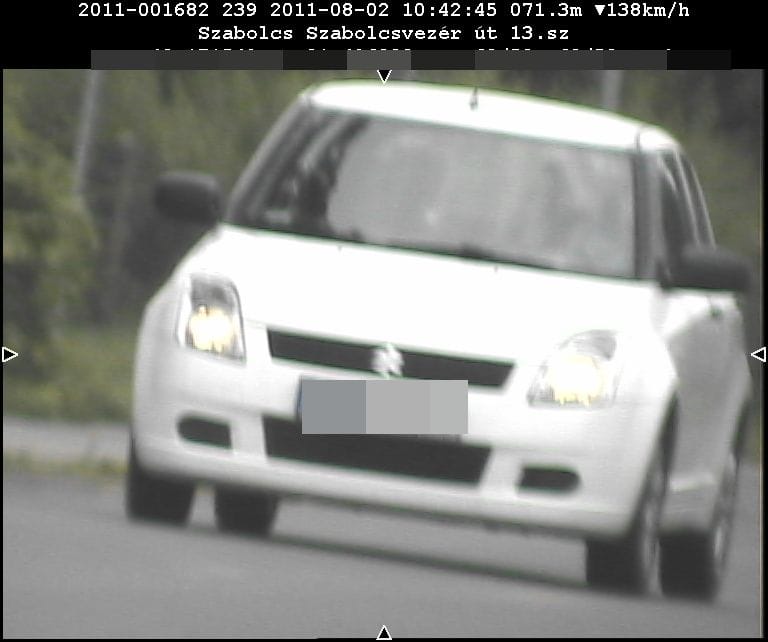 138-cal száguldott a Suzuki Swift, 300 ezer a bírság - fotó