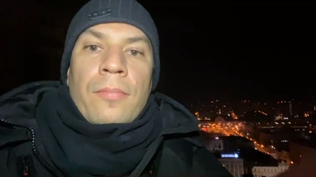 Újrakezdődtek a bombázások Kijevben
