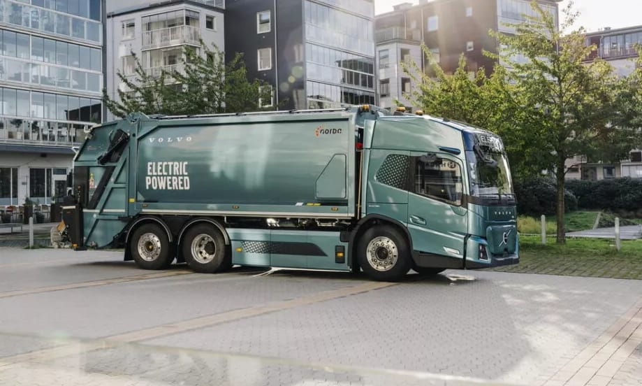 Hangtalanul suhanó kukásautó, íme a Volvo első 100 százalékban elektromos újdonsága