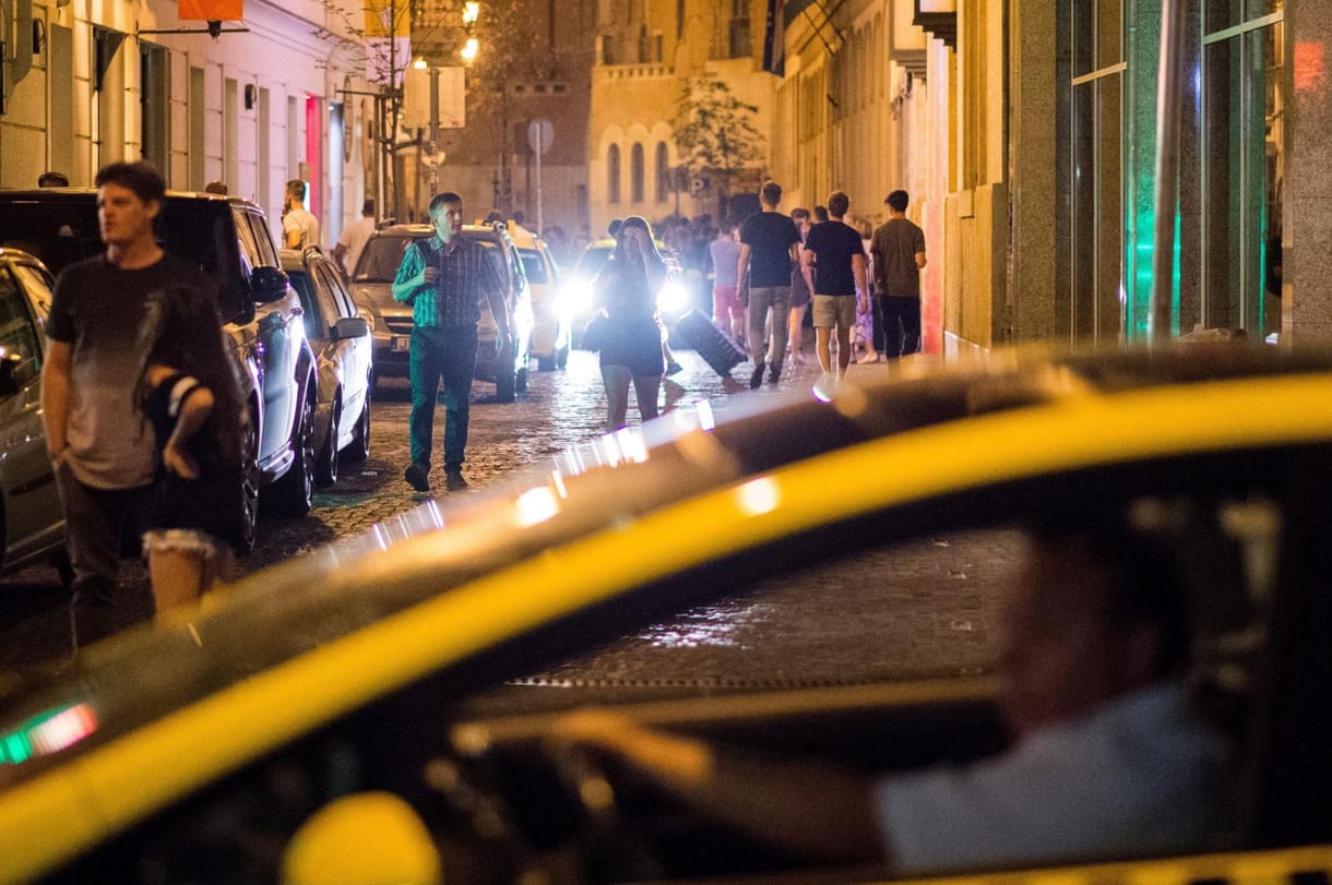 Megforgatják a belvárosi közlekedési rendet, ősz végéig biztos így marad