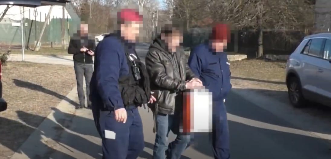 Néha dandártábornoknak, néha titkosszolgálati vezetőnek, máskor jogásznak adta ki magát a csaló